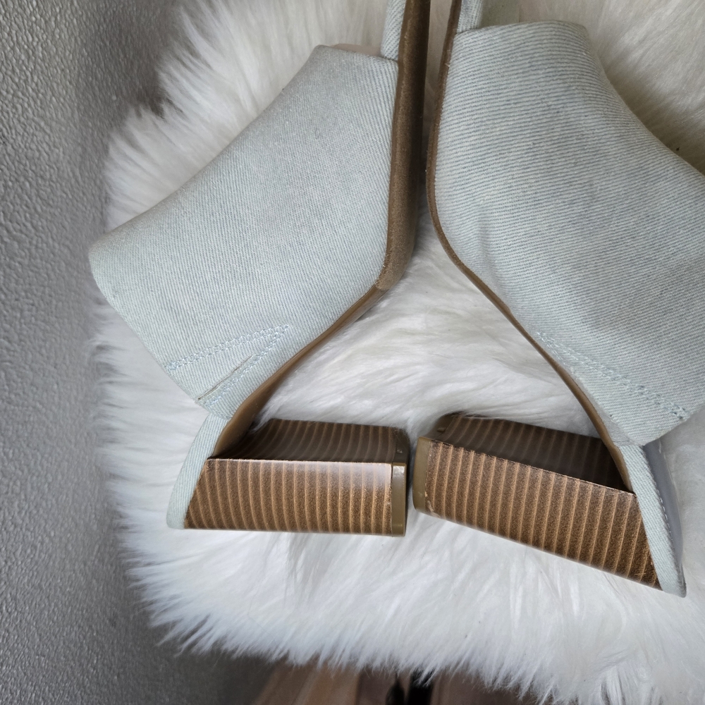 Calvin Klein Jotie Women's Light Blue Denium Mules - Picture 7 of 9